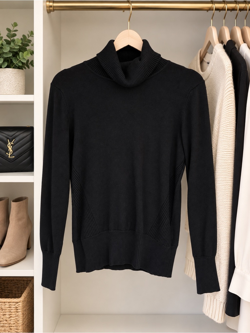 BLACK TURTLENECK SWEATER
